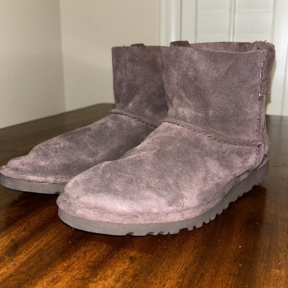 Ugg suede leather ankle boots. - Picture 5 of 12